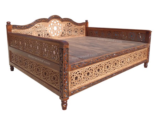تخت سنتی چوبی منبت کاری شده